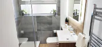 Modern 2 Br Apartment Near Town Hotels in Moulton