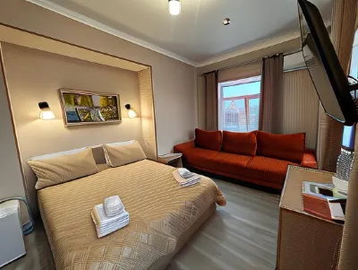Europa Hotel Hoteles cerca de Center for History and Archaeology