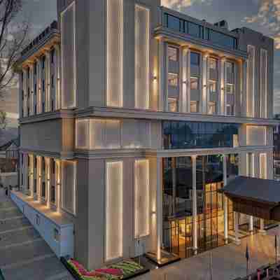 Ramada Encore by Wyndham Rajbagh Srinagar Hotel Exterior