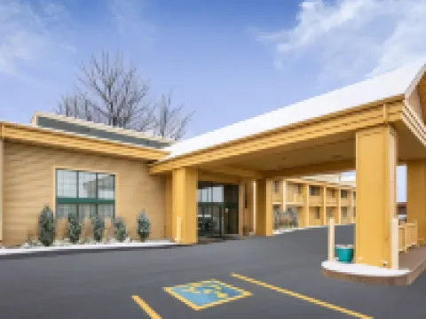 La Quinta Inn by Wyndham Oshkosh Hotels in Oshkosh