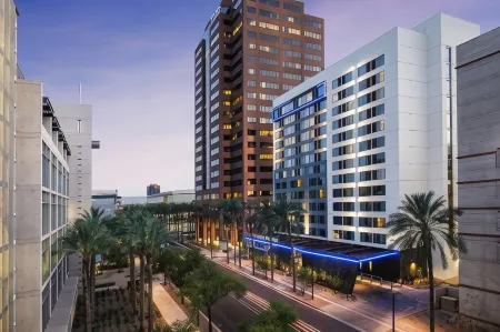AC Hotel Phoenix Downtown