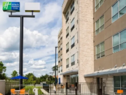 ฮอลิเดย์ อินน์ เอ็กซ์เพรส แอนด์ สวีทส์ แซนฟอร์ด-เลคแมรี่ บาย IHG โรงแรมในแซนฟอร์ด