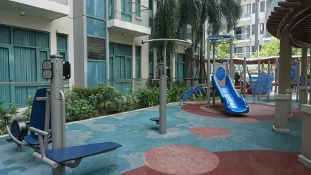 Palm Tree Studio Condo  at Manila Airport by Beth