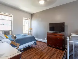 Best Room to Visit NYC-Subway Access