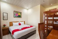 RedDoorz Syariah near Tirtasari Sonsang dan Banto  Hotel dekat Jalan Masuk Air Terjun Langkuik Tinggi