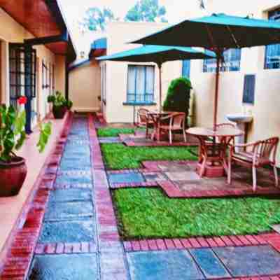 The Meru House Hotel Exterior