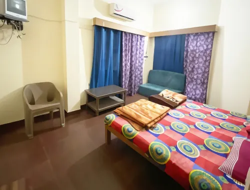 Pitambra Vishranti Grah Hotels in Datia