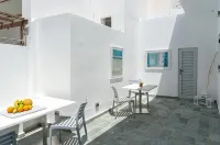 Pelican Paros Hotels in Naoussa