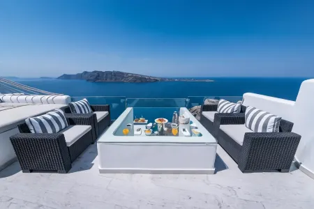 Hyperion Oia Suites Отели рядом с достопримечательностью «Sigalas Winery»