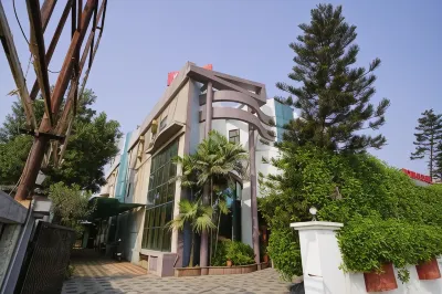 호텔 고쿨 간디담 Gandhidham Junction 주변 호텔