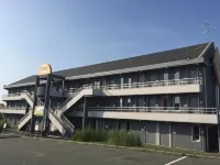 Premiere Classe Saint Malo St Jouan des Guerets Hotels near Seifel