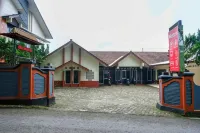RedDoorz near Lokawisata Baturaden 2