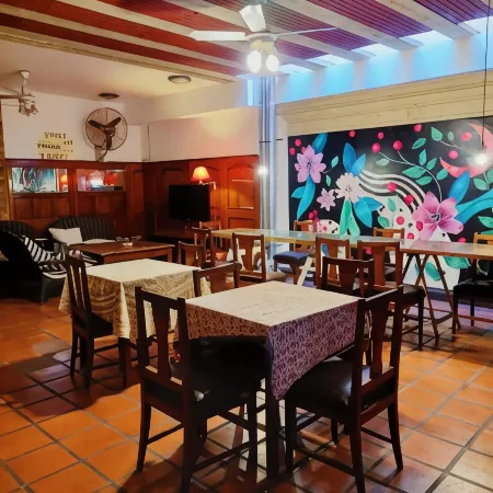 BA Stop Hotel House