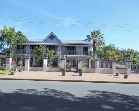 Oakwood Lodge โรงแรมในโบลมฟอนเทน