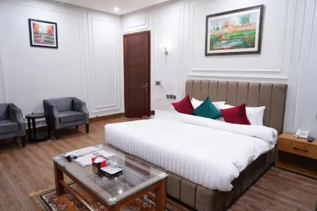 Elegant Suites Hotel