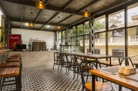 Mhendo Hotel & Studio Suites - parking