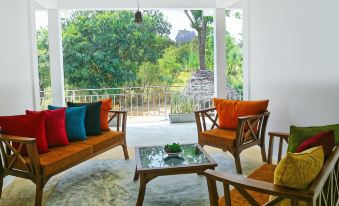 Sigiriya Rock Hide
