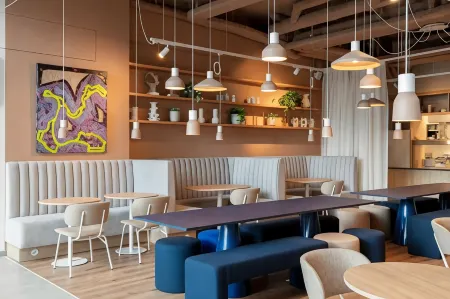 Adagio Access Gent Centrum Dampoort Отели рядом с достопримечательностью «Мост Святого Михаила»