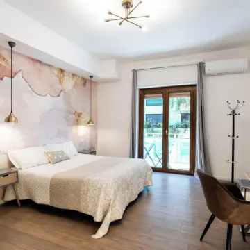 Barirooms - Melo Suites Hotels near Bari Central Train Station