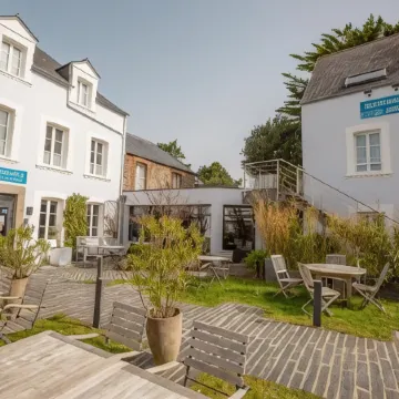 Hôtel Traiteur les Ormes, the Originals Relais