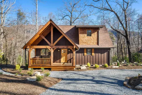 Hot Tub and Fire Pit - Cozy and Inviting Retreat