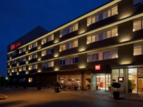 イビス・バルセロナ・アエロプエルト・ヴィラデカンス ビラデカンスのホテル