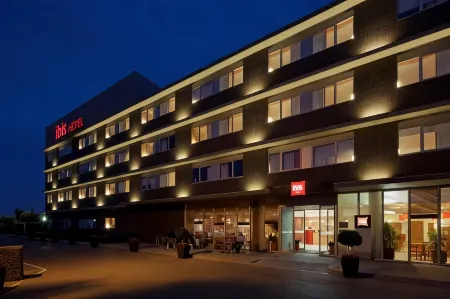 Ibis Barcelona Aeropuerto Viladecans Отели в г. Гава