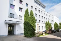 Hotel Famulus Отели в г. 