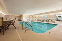 Country Inn & Suites by Radisson, Clinton, IA