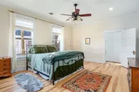 Spacious 4-bedroom house in enjoyable Shreveport with WiFi, AC