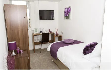 Parkview Residence Отели рядом с достопримечательностью «Cheetham Hebrew Congregation»