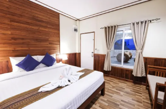 Vieng Tawan Sukhothai Hotel Hotels near Wat Saphan Hin