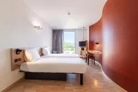 B&B Hotel Lully 3 Lakes Hotels in Saint-Aubin-Sauges