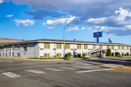 Motel 6 Wenatchee, WA Отели в г. Веначи
