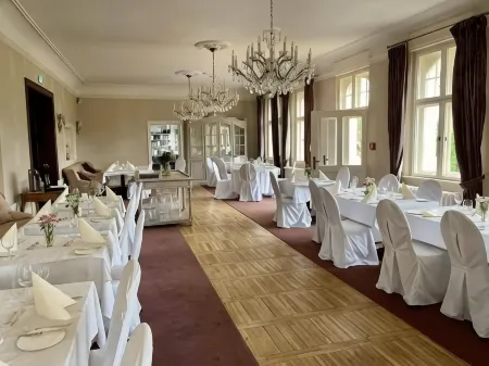 Schloss Krugsdorf Отели в г. Кармцов-Валльмов