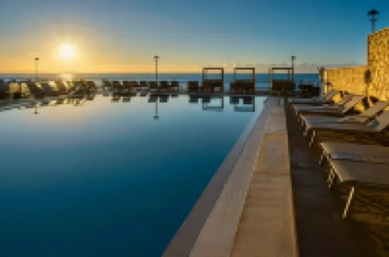 บาร์เซโล อิลเลตาส แอลบาทรอส - สำหรับผู้ใหญ่เท่านั้น