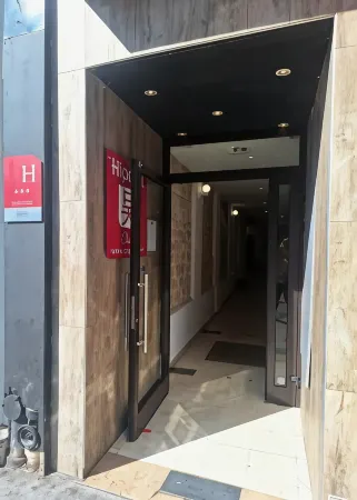 Hipotel Paris Voltaire Bastille Отели рядом с достопримечательностью «Place Gambetta»