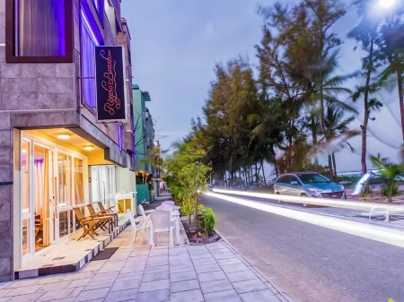 Ripple Beach Inn Отели рядом с достопримечательностью «Пятничная мечеть»