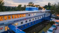 Botel Racek Hotell i Prag 4