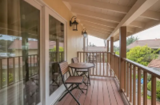 The Vendange Carmel Inn & Suites