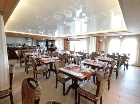 St Christophe Hotel & Spa, Ascend Hotel Collection Отели рядом с достопримечательностью «Theatre Palace de Granby»