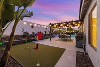 4Br Chula Vista Getaway: Splash, Play & Game!