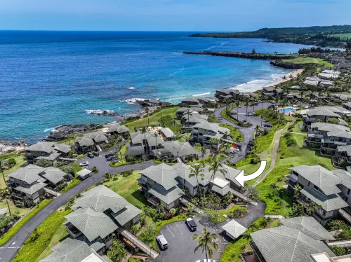 Spacious Lanai and Captivating Views - Charming Oceanfront Escape