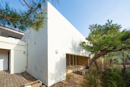 Daebudo Space Pool Villa