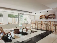 Lotus Rise Hotel - bar
