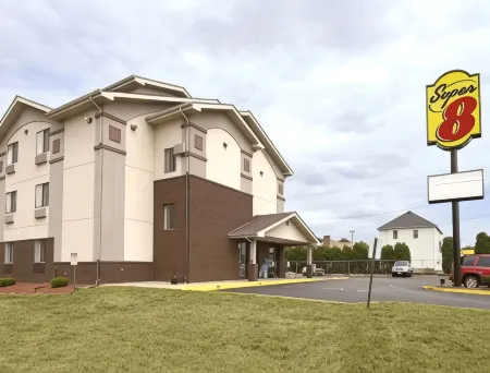 Super 8 by Wyndham New Castle Отели рядом с Аэропорт Ньюкасла