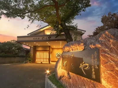 Menmentei Wataya Hotel in zona Yahiko Skyline