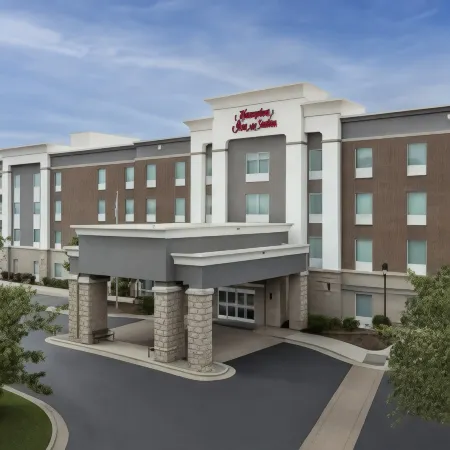 Hampton Inn & Suites Holly Springs Отели в г. Хекторс Крик