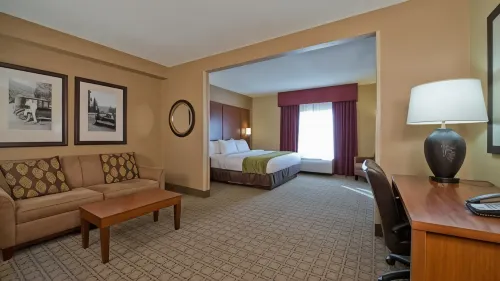 Russell Inn & Suites Hotels in Starkville