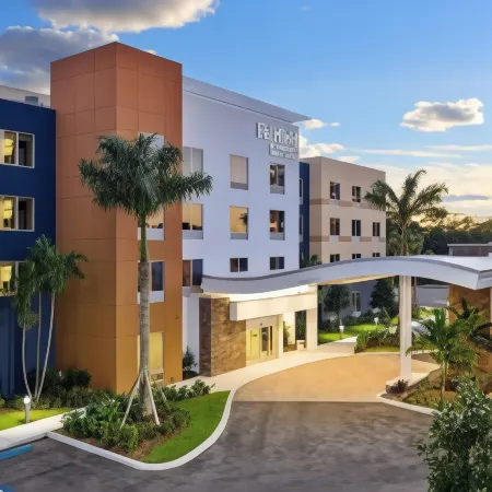 Fairfield Inn & Suites Deerfield Beach Boca Raton Отели рядом с достопримечательностью «Парк Дирфилд Айленд»
